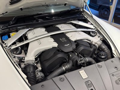 2014 Aston Martin V12 VANTAGE 照片 45