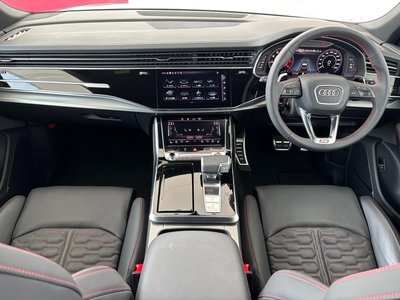 صورة 7 لـ 2024 AUDI RS Q8