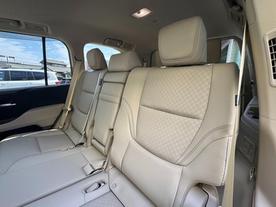 2025 Toyota LAND CRUISER 300 — фото 66