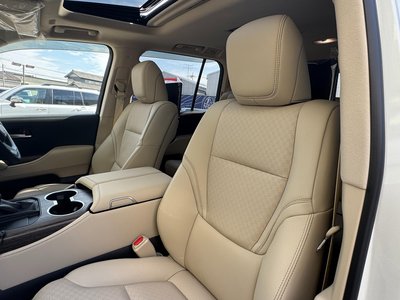 2025 Toyota LAND CRUISER 300 — фото 63