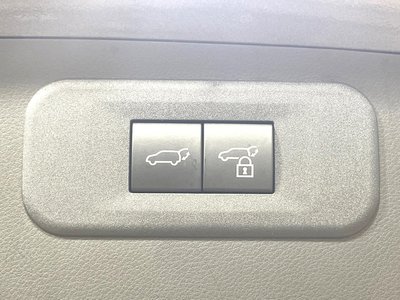 صورة 8 لـ 2023 Lexus NX
