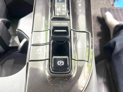 2025 Toyota CROWN SPORT 照片 60