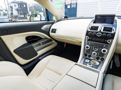 صورة 16 لـ 2010 Aston Martin RAPIDE