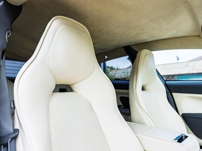 صورة 21 لـ 2010 Aston Martin RAPIDE