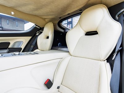 صورة 27 لـ 2010 Aston Martin RAPIDE