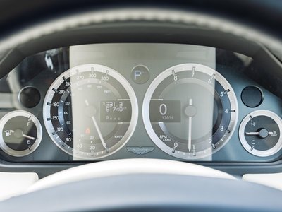 صورة 38 لـ 2010 Aston Martin RAPIDE