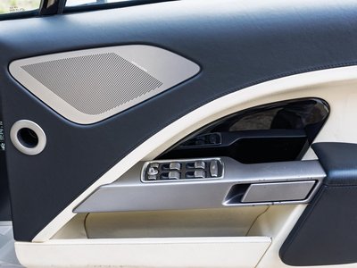 صورة 19 لـ 2010 Aston Martin RAPIDE