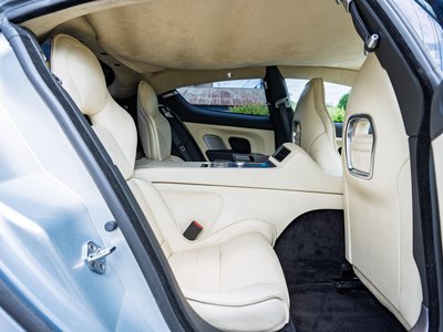 صورة 25 لـ 2010 Aston Martin RAPIDE