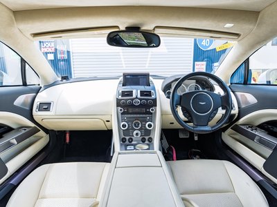 صورة 15 لـ 2010 Aston Martin RAPIDE