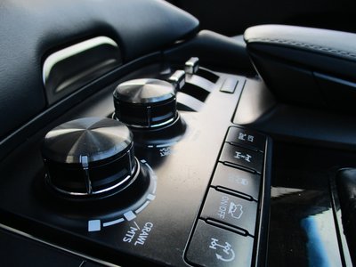 صورة 64 لـ 2015 Lexus LX