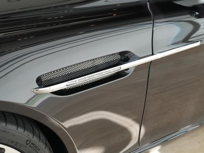 2016 Aston Martin RAPIDE — миниатюра 11