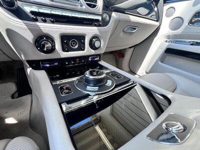صورة 29 لـ 2015 ROLLS-ROYCE GHOST