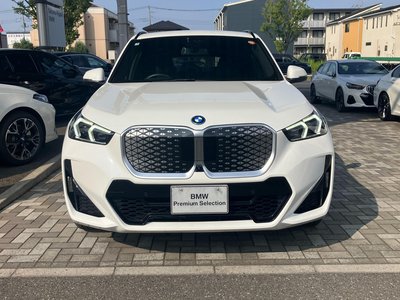 2025 BMW IX1 photo 4