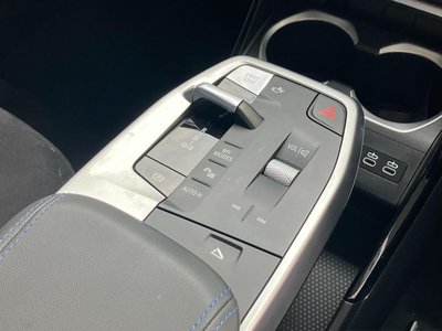 2025 BMW IX1 thumbnail 33