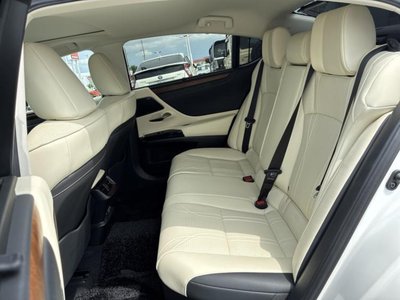2021 Lexus ES photo 9