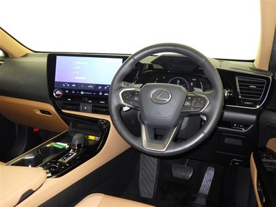 صورة مصغرة 8 لـ 2023 Lexus NX
