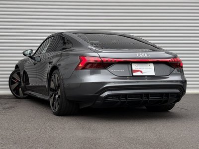 صورة 21 لـ 2022 AUDI E-TRON GT QUATTRO