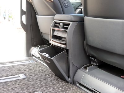 2024 Toyota ALPHARD 照片 30
