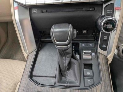 2024 Toyota LAND CRUISER 300 thumbnail 21