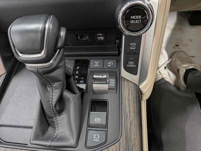 2024 Toyota LAND CRUISER 300 thumbnail 22