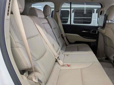 2024 Toyota LAND CRUISER 300 thumbnail 32