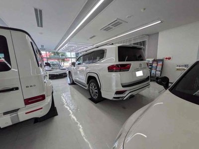 2024 Toyota LAND CRUISER 300 photo 9