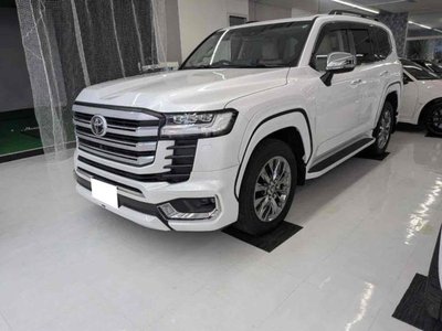 2024 Toyota LAND CRUISER 300 photo 6