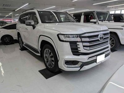 2024 Toyota LAND CRUISER 300 photo 5