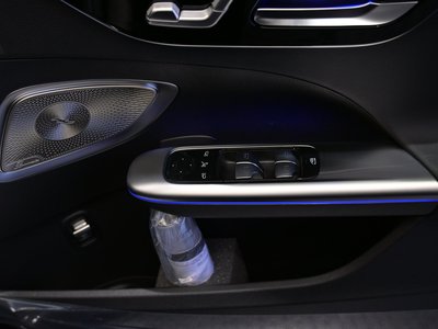 2025 Mercedes-BENZ C-CLASS thumbnail 18