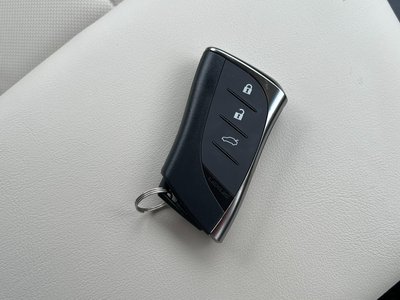 2023 Lexus ES thumbnail 23