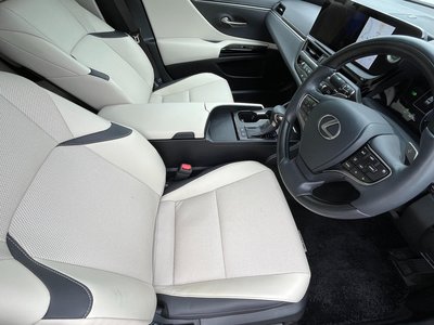 2023 Lexus ES photo 7