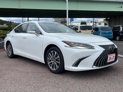 2023 Lexus ES photo 3