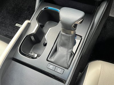 2023 Lexus ES thumbnail 18