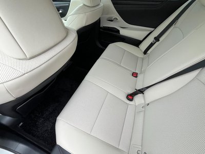 2023 Lexus ES photo 10