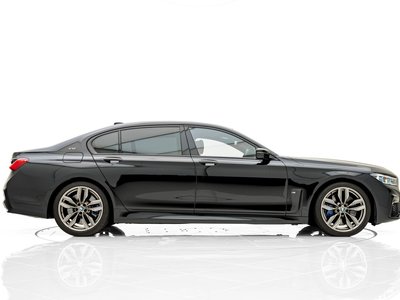 2021 BMW 7 SERIES photo 8