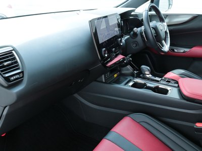 صورة مصغرة 9 لـ 2021 Lexus NX