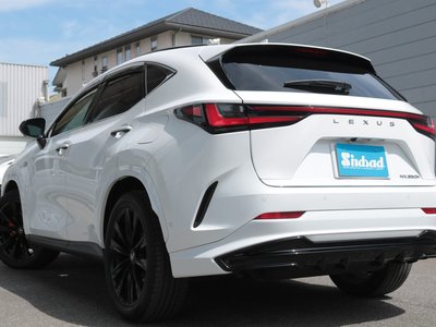 صورة مصغرة 8 لـ 2021 Lexus NX