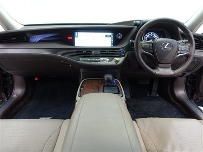2018 Lexus LS — фото 9