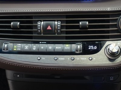 2018 Lexus LS — фото 15