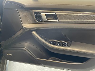 2017 Porsche PANAMERA thumbnail 30