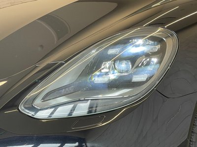 2017 Porsche PANAMERA photo 13
