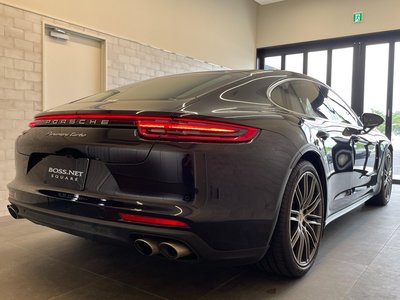 2017 Porsche PANAMERA photo 15