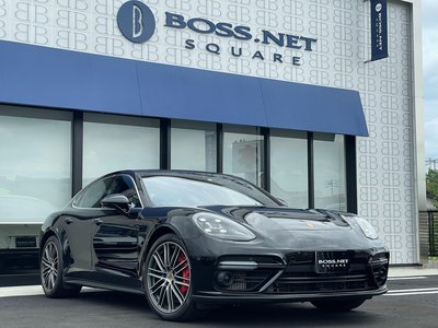 2017 Porsche PANAMERA photo 1