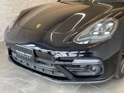 2017 Porsche PANAMERA photo 12