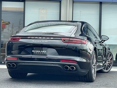 2017 Porsche PANAMERA photo 10