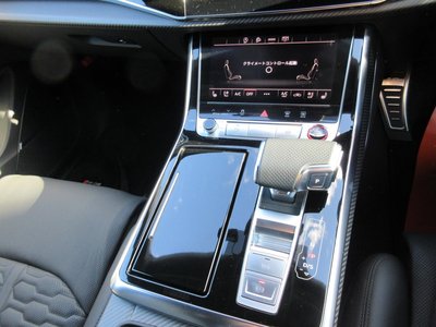 صورة 8 لـ 2024 AUDI RS Q8