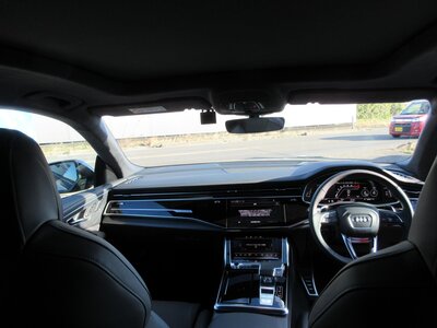 صورة 11 لـ 2024 AUDI RS Q8