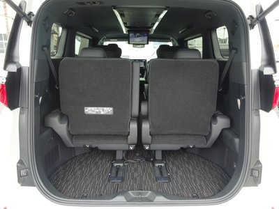 2025 Toyota ALPHARD photo 9