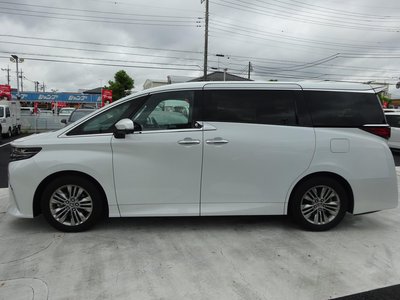 2025 Toyota ALPHARD photo 11