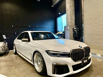 2021 BMW 7 SERIES photo 2